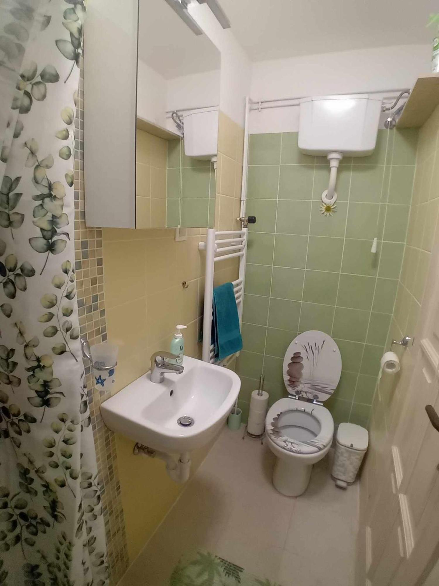 Edi Apartman Vecsés Buitenkant foto