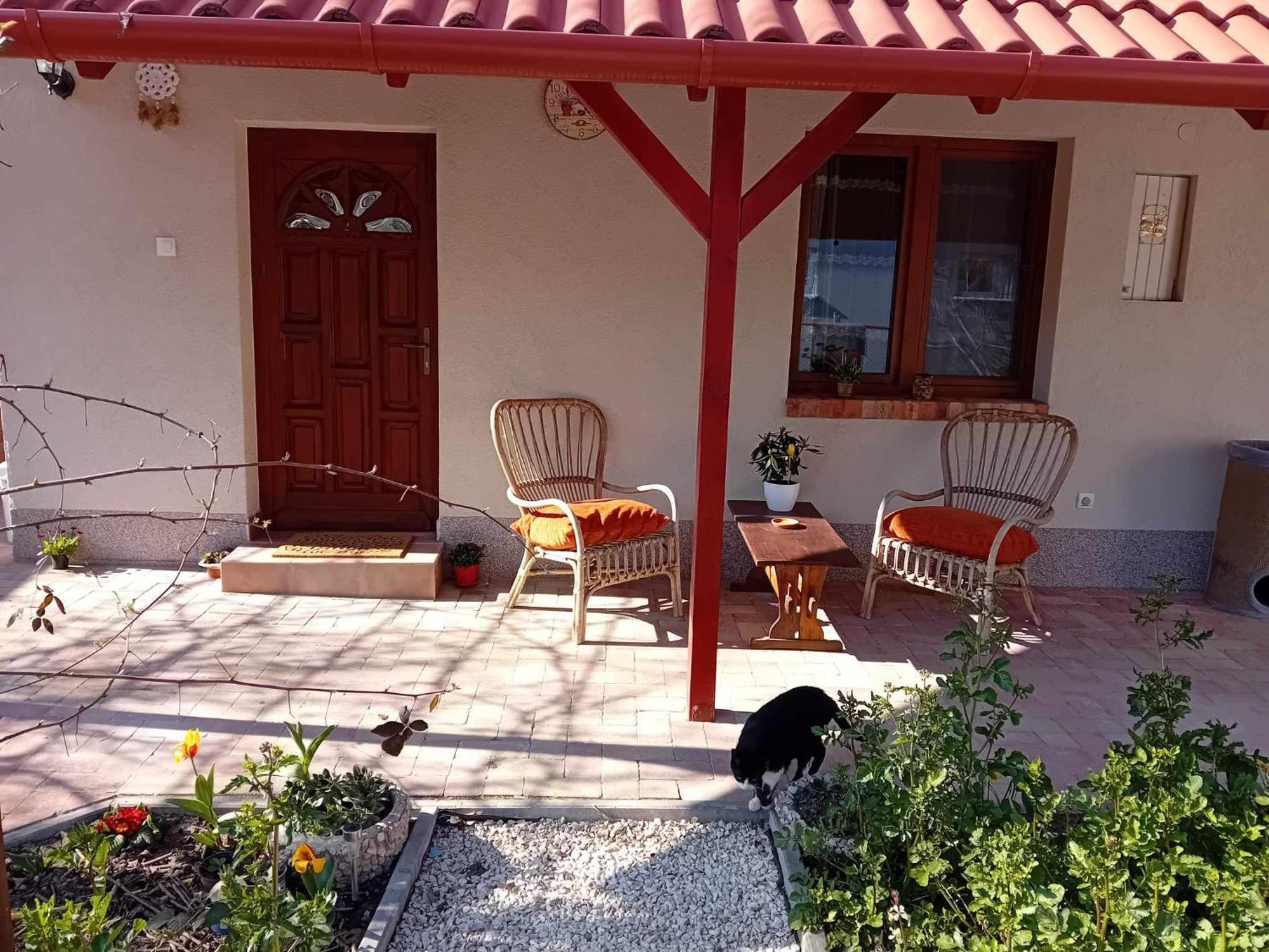 Edi Apartman Vecsés Buitenkant foto